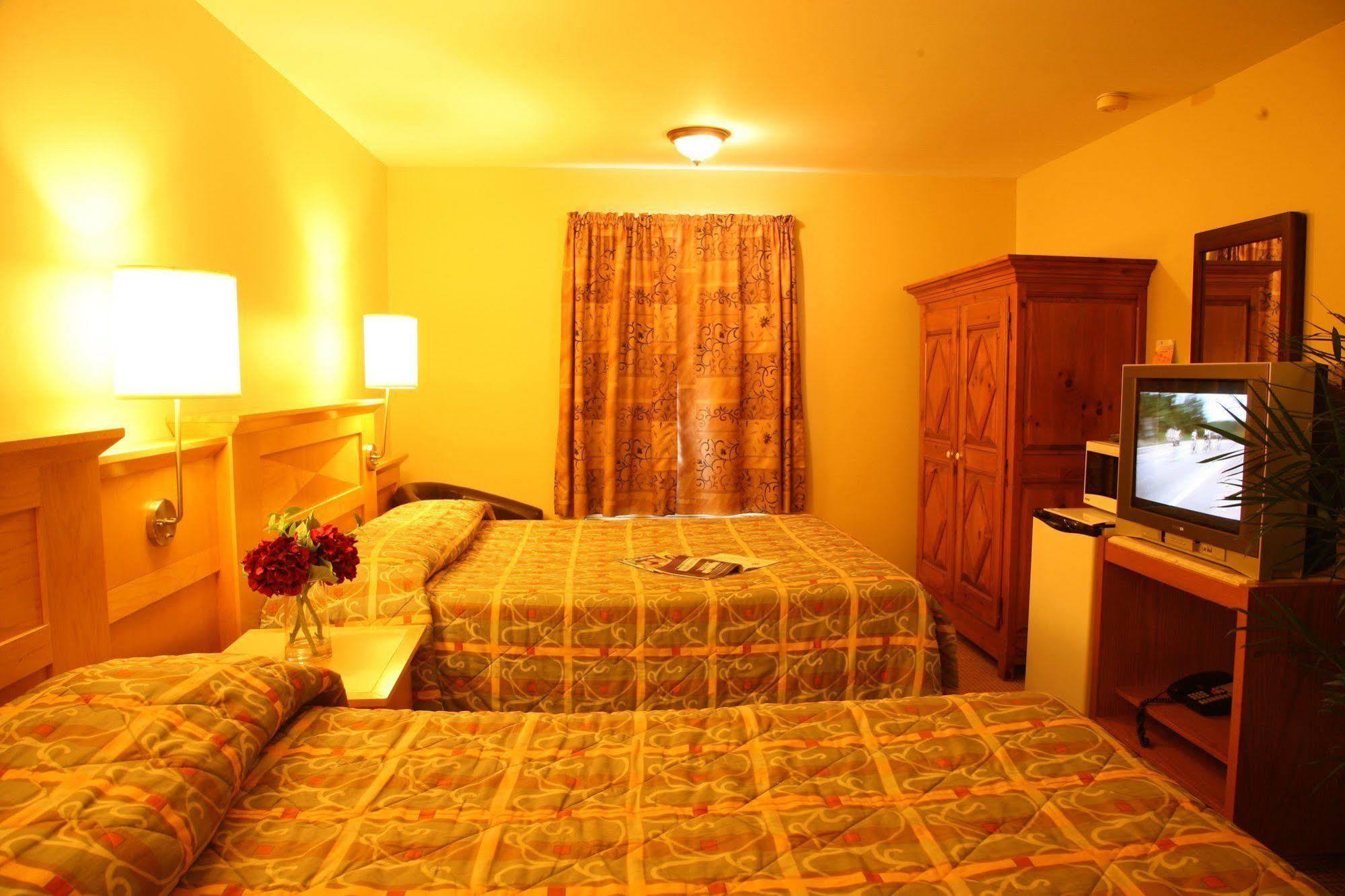 Motel & Hotel Le Luxembourg L'Ancienne-Lorette Εξωτερικό φωτογραφία